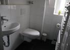 Draufsicht Toilette und Waschbecken